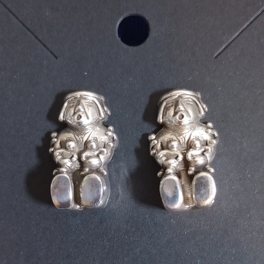 Storyteller Vintage Native American Sterling Silver  Stud Earrings - Picture 2 of 14